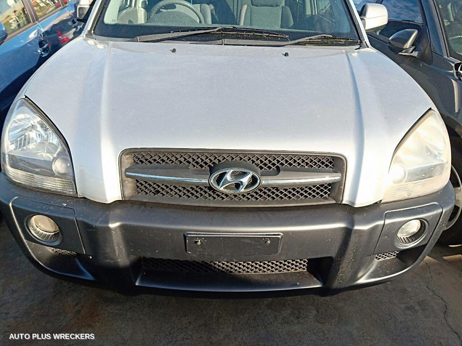 2004-2010 Hyundai Tucson Left Guard