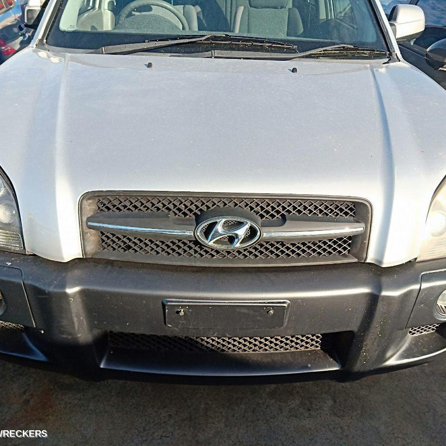 2004-2010 Hyundai Tucson Left Guard