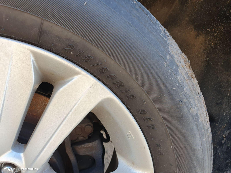 2011 HYUNDAI I45 DOOR HANDLE