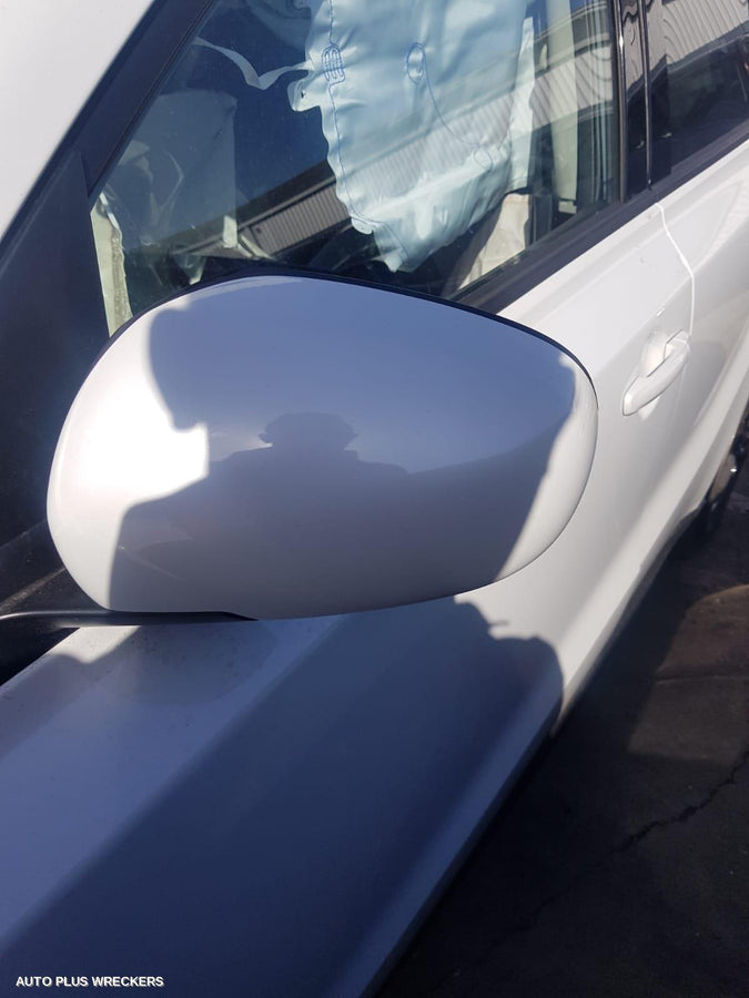 2017 Suzuki Vitara Right Indicator Fog Side