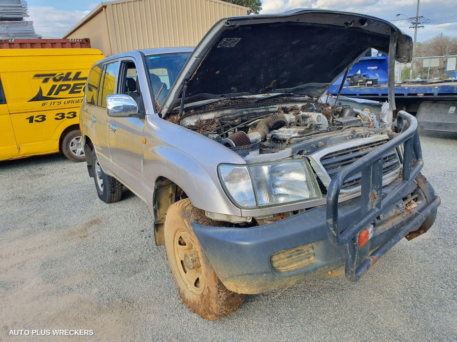 1998-2007 Toyota Landcruiser Right Rear 1 4 Door Glass
