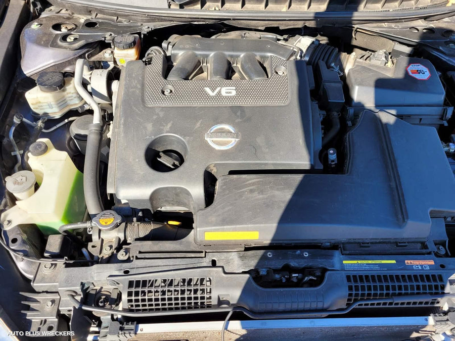 2010 Nissan Maxima Left Rear Door Sliding