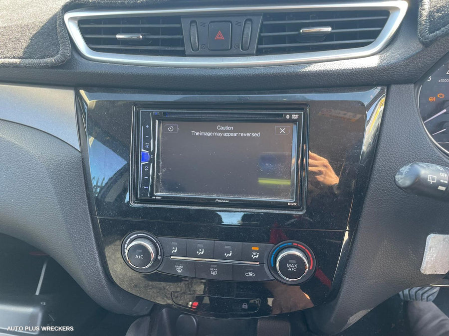 2017 NISSAN QASHQAI LEFT FRONT DOOR WINDOW