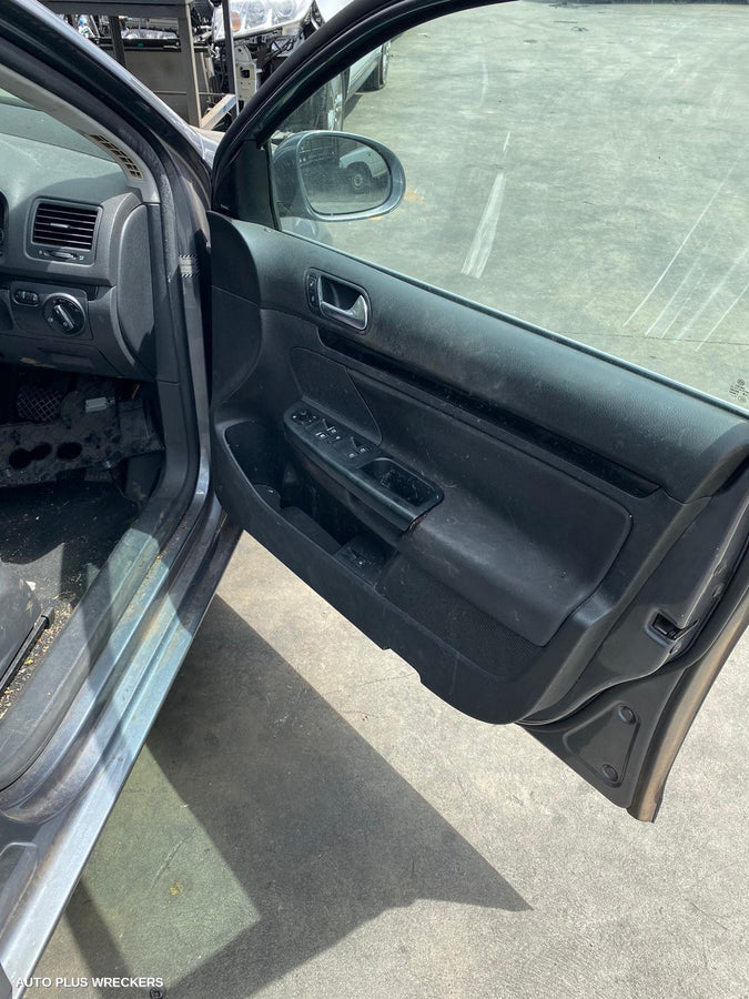 2010 Volkswagen Jetta Grille