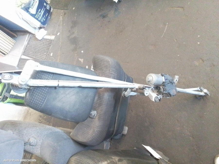 2012-2014 Opel Astra Wiper Motor