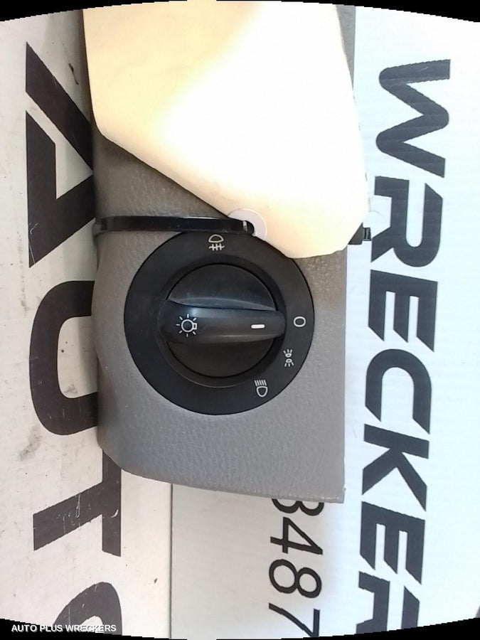 2015-2025 Ldv G10 Combination Switch