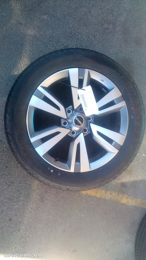 2023 Isuzu Mu-x Wheel Mag