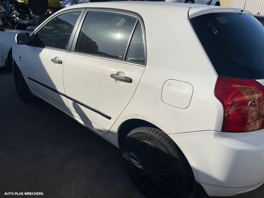 2006 TOYOTA COROLLA LEFT FRONT STRUT