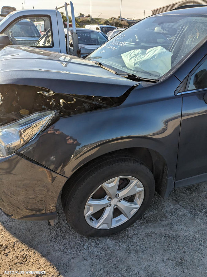 2015 Subaru Forester Left Front Door Window