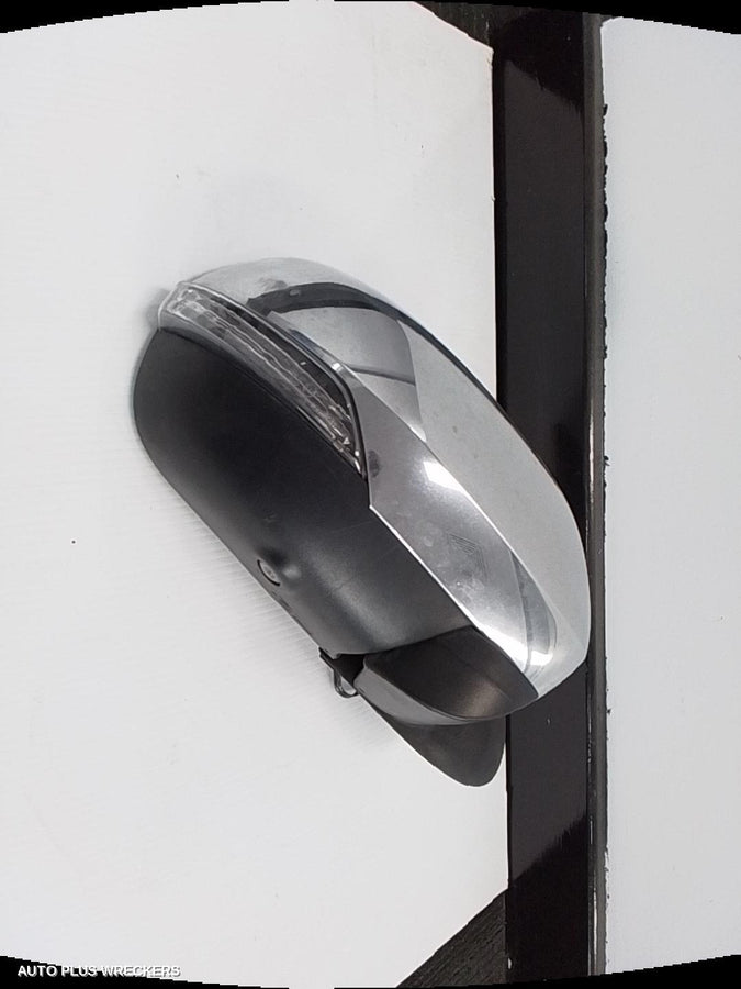 2015-2019 Mitsubishi Pajero Right Door Mirror