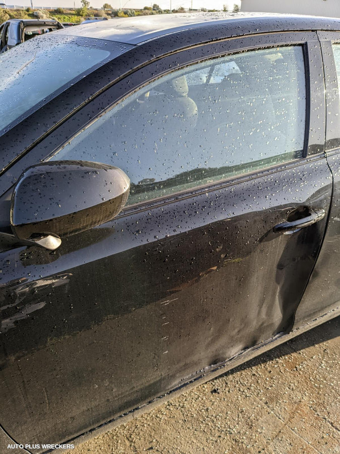 2010 Suzuki Kizashi Left Taillight
