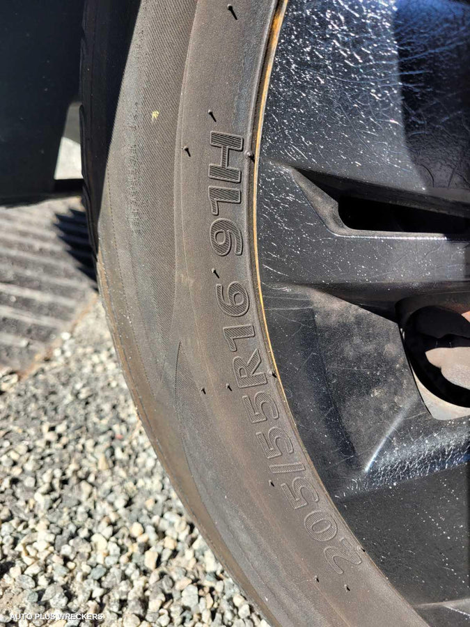 2013 Volkswagen Jetta Fan