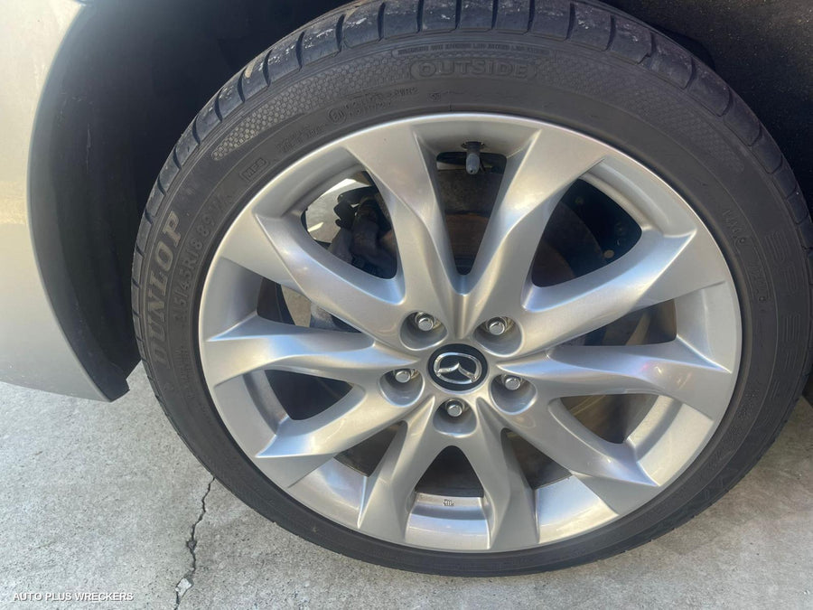 2015 Mazda 3 Right Front Hub Assembly