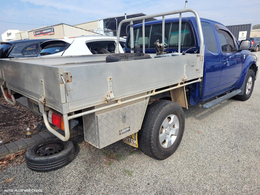2009 NISSAN NAVARA BONNET HINGE STRUT