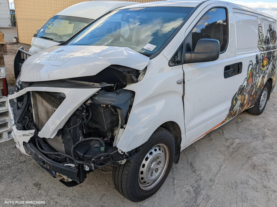 2018 Hyundai Iload/imax Door Handle