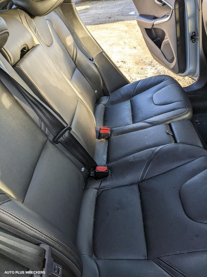 2016 Volvo S40 Left Front Door Window