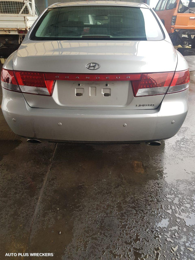 2006-2011 Hyundai Grandeur Right Rear Door Sliding