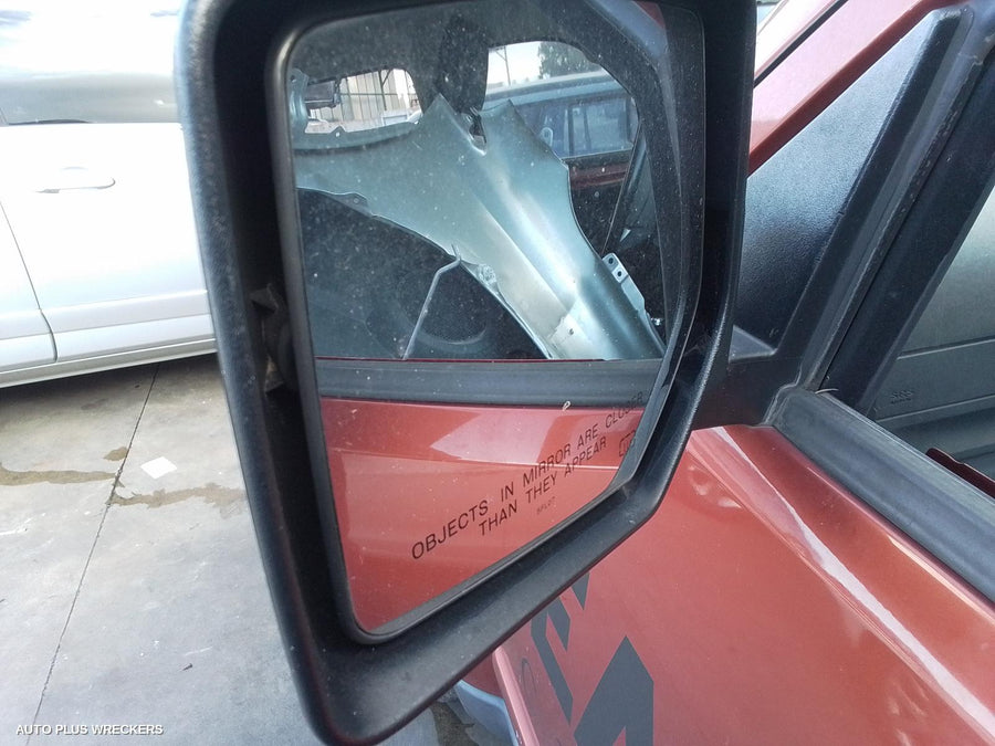 2007 Dodge Nitro Left Guard