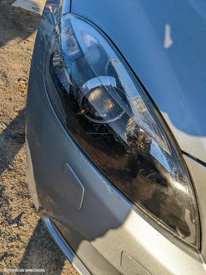 2016 Volvo S40 Right Front Door