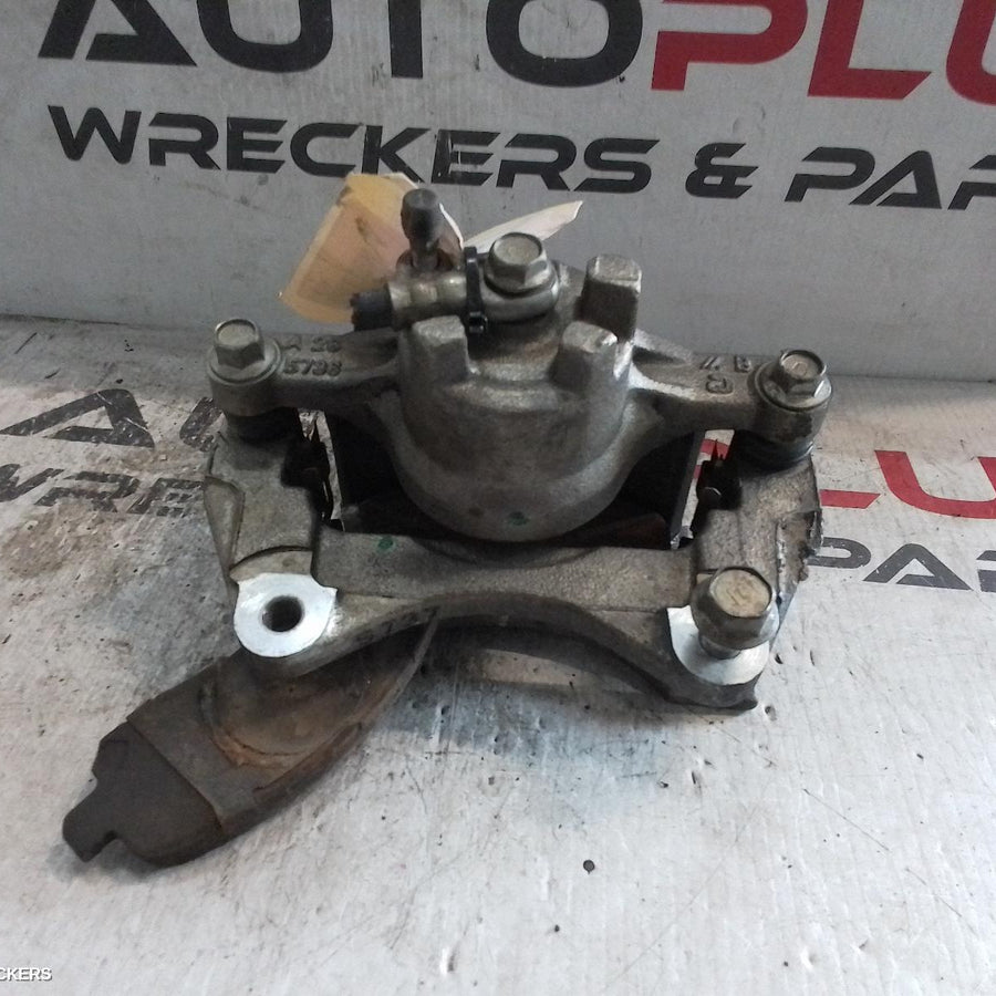 2015-2021 Mitsubishi Outlander Caliper
