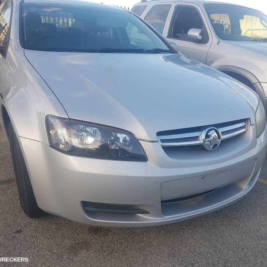 2008 HOLDEN COMMODORE RIGHT FRONT DOOR WINDOW