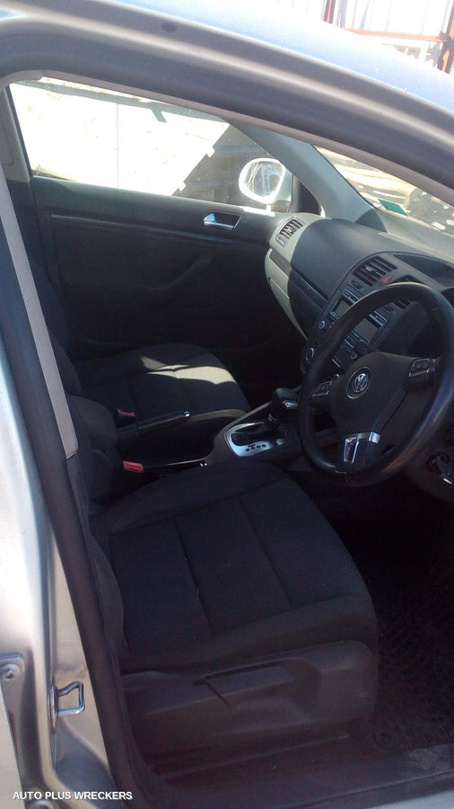 2010 Volkswagen Jetta Bonnet