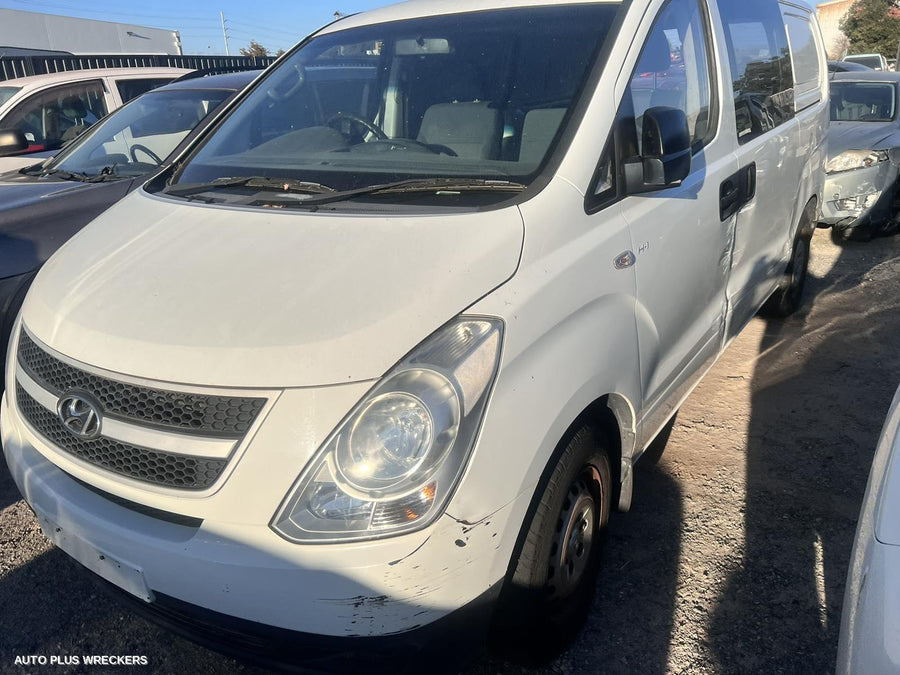 2010 Hyundai Iload/imax Left Door Mirror