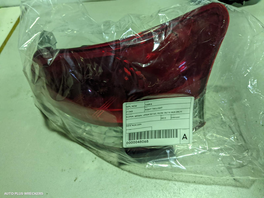 2013 Toyota Yaris Right Taillight