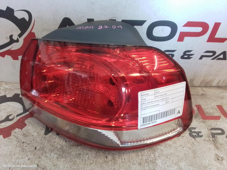 2009 Volkswagen Golf Right Taillight