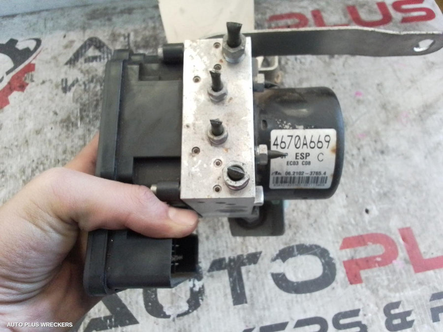 2015-2017 Mitsubishi Lancer Abs Pump Modulator