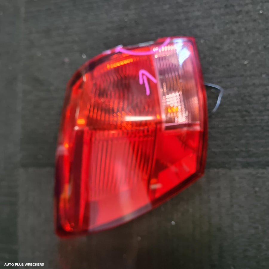 2007-2010 Nissan Dualis Left Taillight