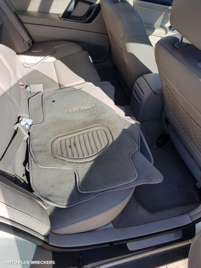 2004 Subaru Outback Left Door Mirror