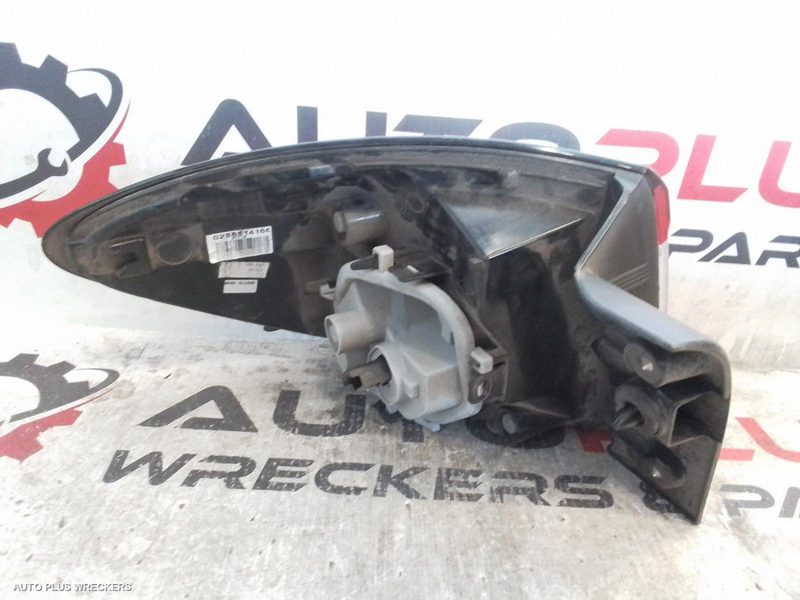 2016 Renault Captur Right Taillight