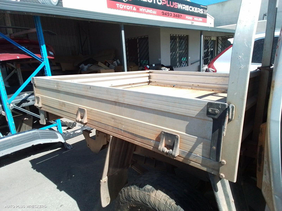 2013 Isuzu Dmax Grille