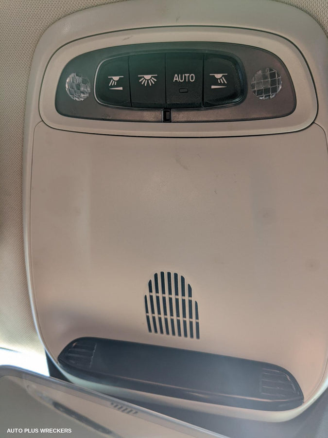 2016 Volvo S40 Left Front Door