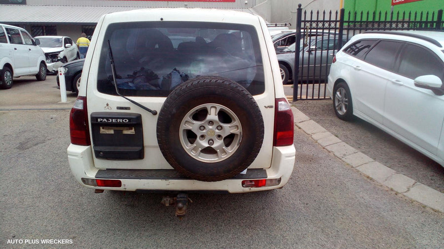 2000-2006 Mitsubishi Pajero Door Boot Gate Lock