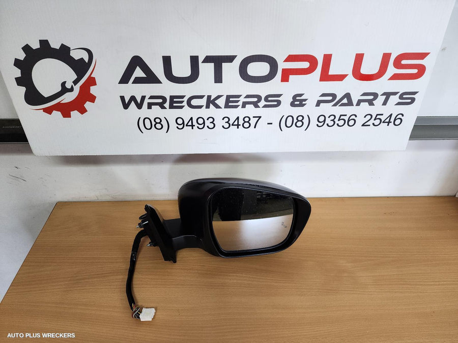 2024 Nissan Navara Right Door Mirror