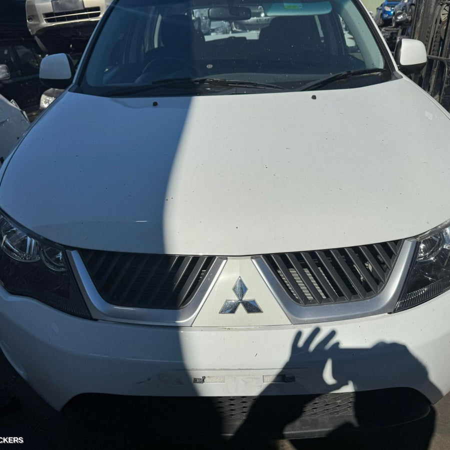 2009 Mitsubishi Outlander Rear Garnish