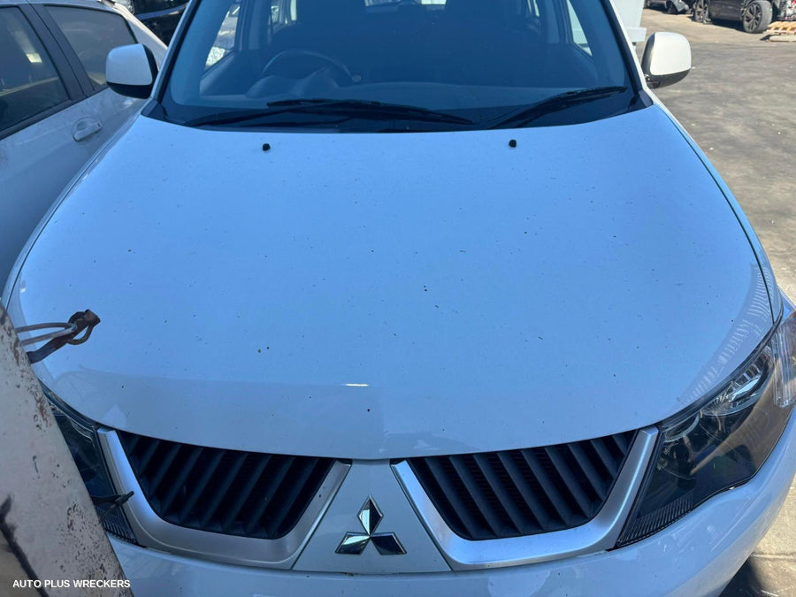 2009 Mitsubishi Outlander Rear Bumper