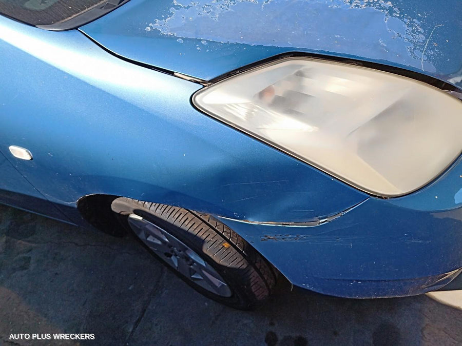 2005 Toyota Prius Left Front Door Window