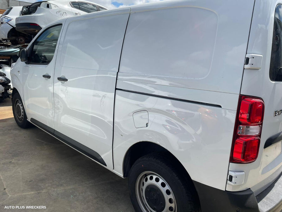 2021 Peugeot Expert Right Taillight