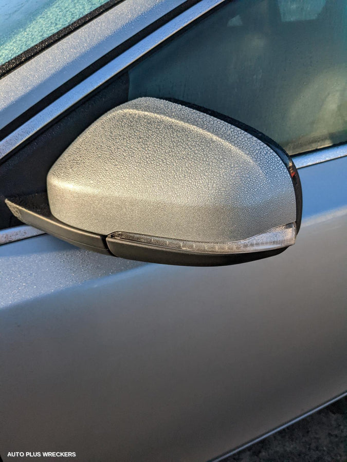 2016 Volvo S40 Left Front Door Window