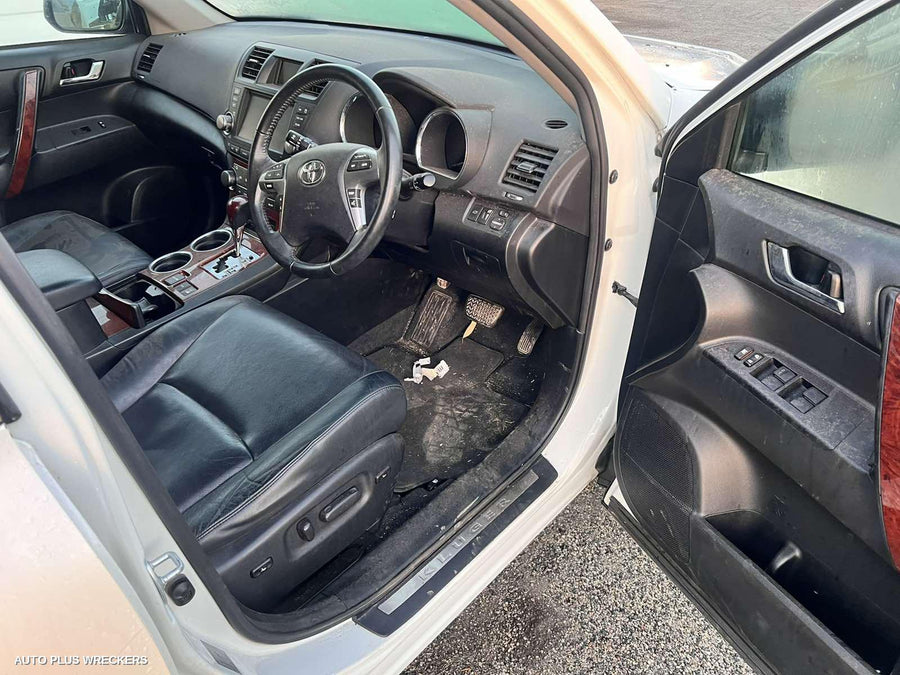 2010 Toyota Kluger Wheel Mag