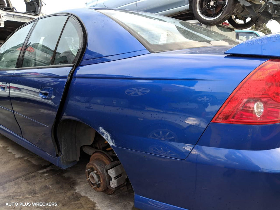 2004 Holden Commodore Right Front Door Window