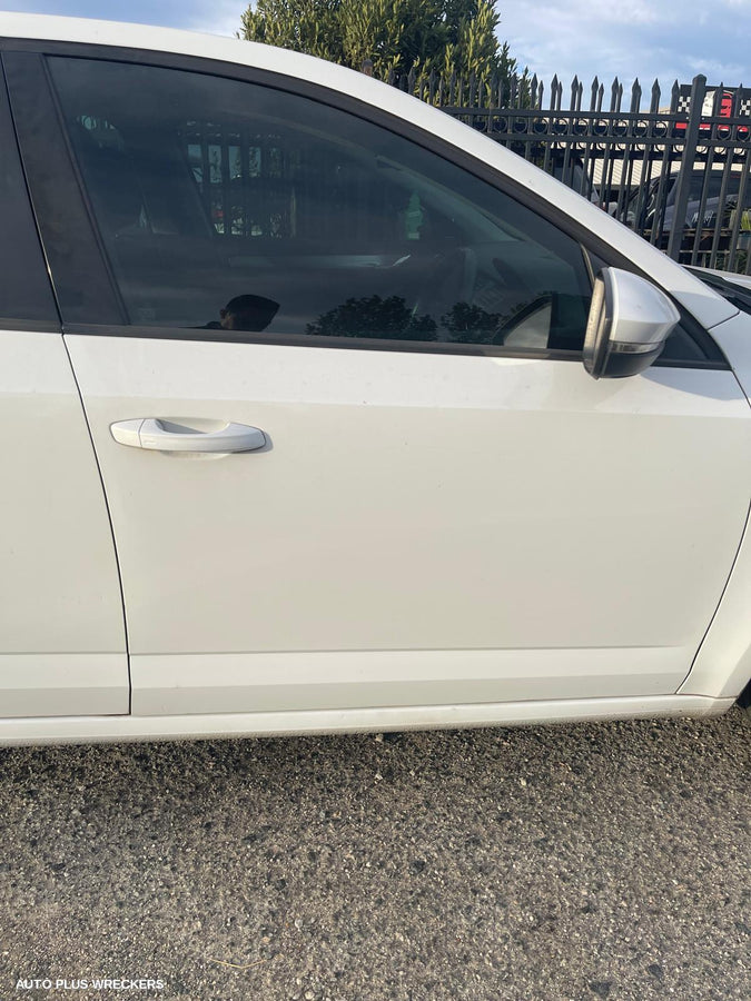 2015 Skoda Octavia Roof Glass Sunroof T