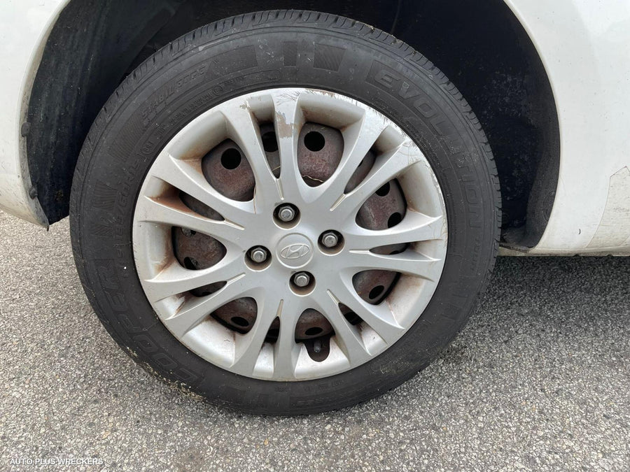 2011 Hyundai I20 Left Guard