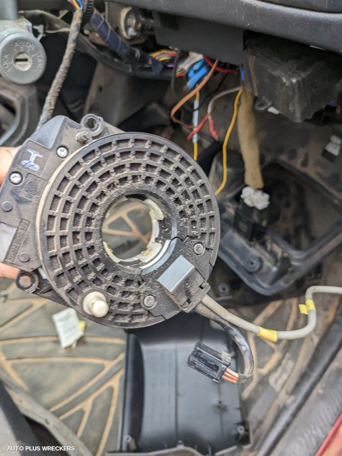 2008 Nissan Navara Left Guard