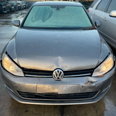 2016 Volkswagen Golf Console