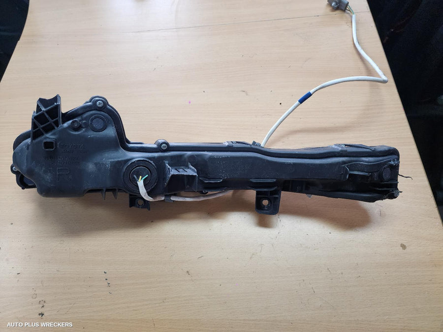2013-2016 Lexus Is Series Right Indicator Fog Side