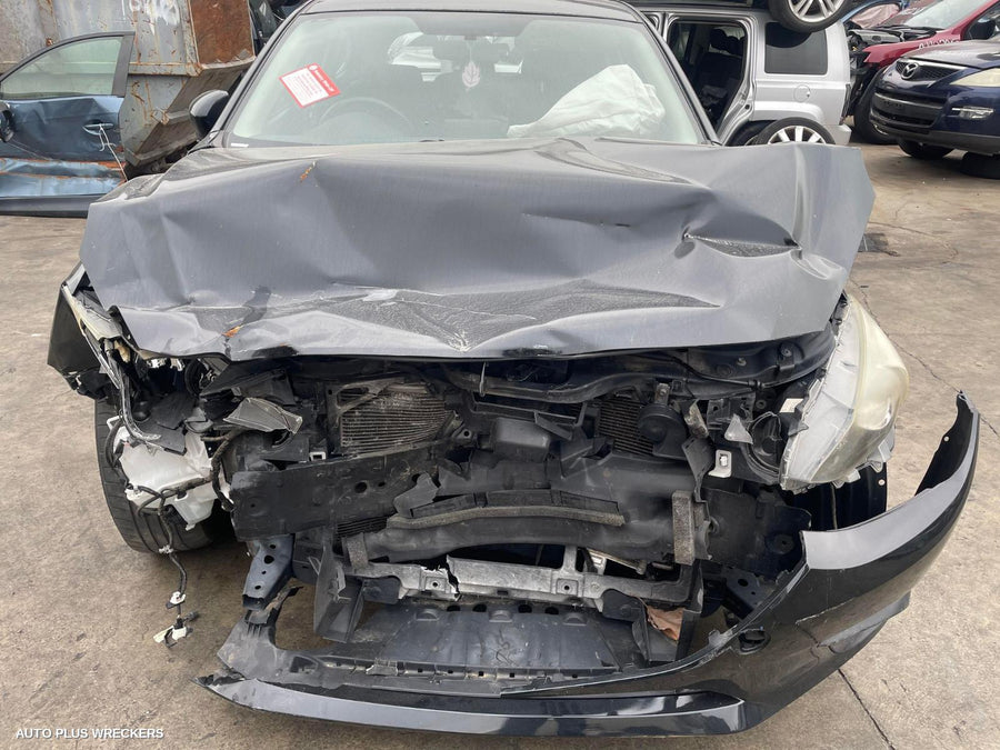 2014 Mazda 3 Left Front Hub Assembly